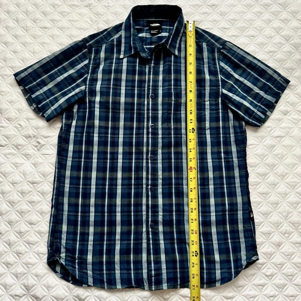 The North Face Blue Plaid Casual Button Down Short Sleeve Shirt Size S